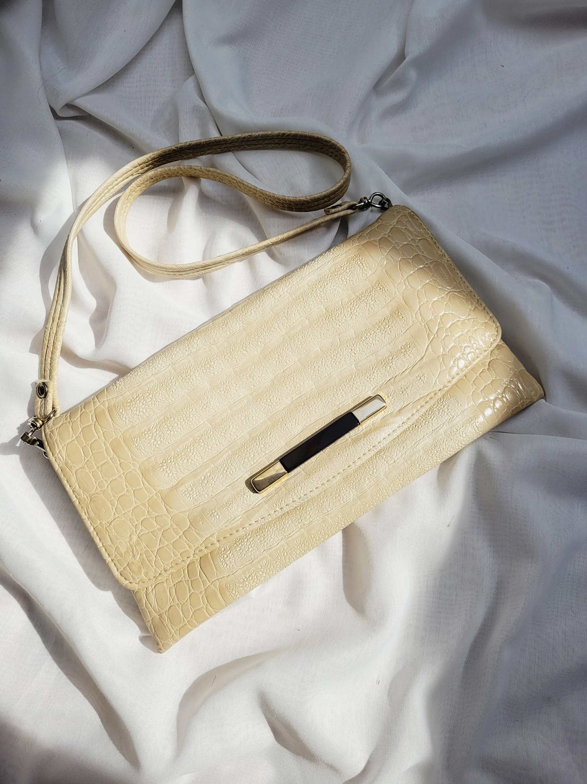 90s minimalist beige reptile print envelope clutch purse