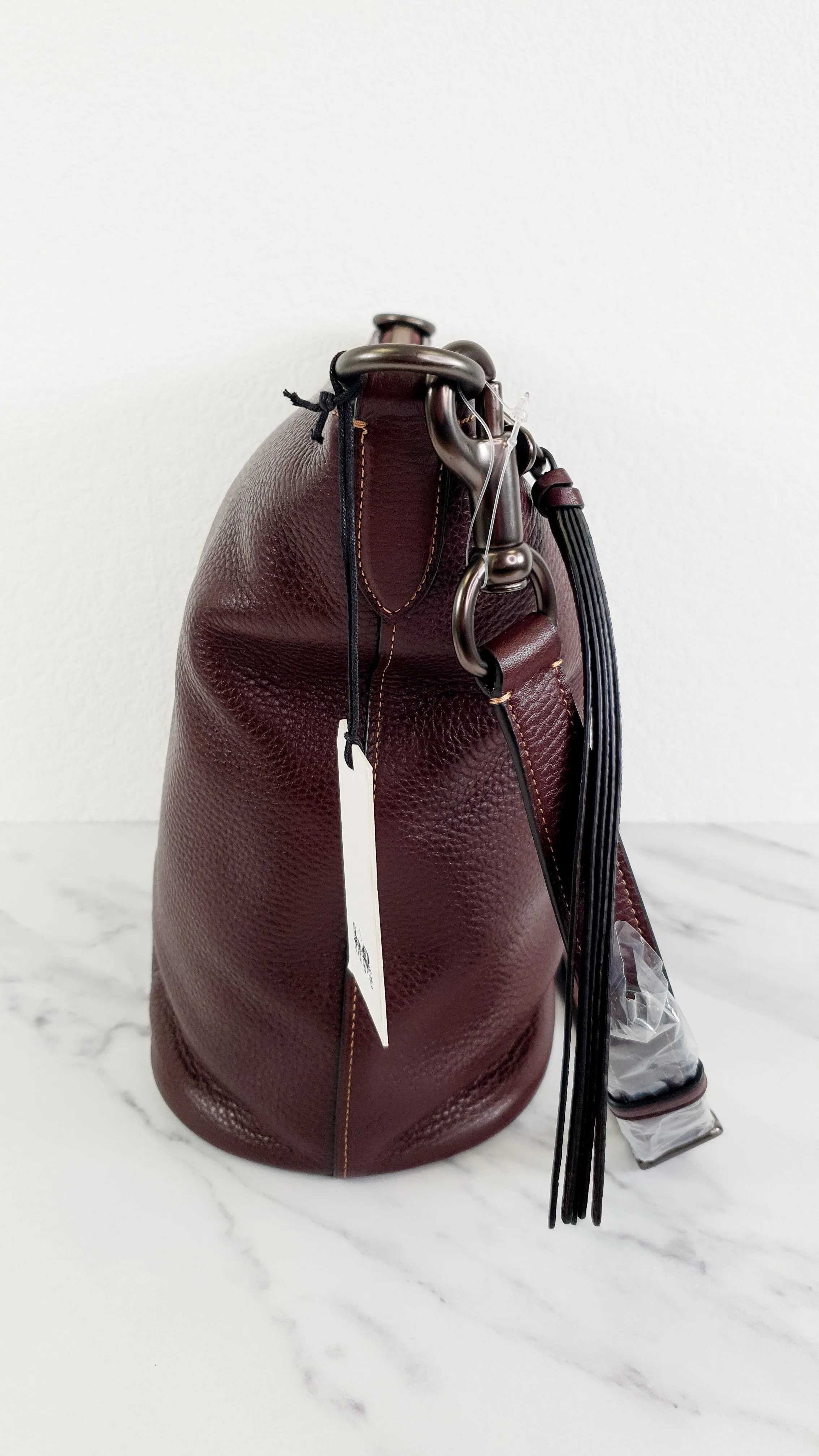 Coach 1941 Duffle Bag in Oxblood Pebble Leather with Zip Top - Crossbody bag - Coach 29257