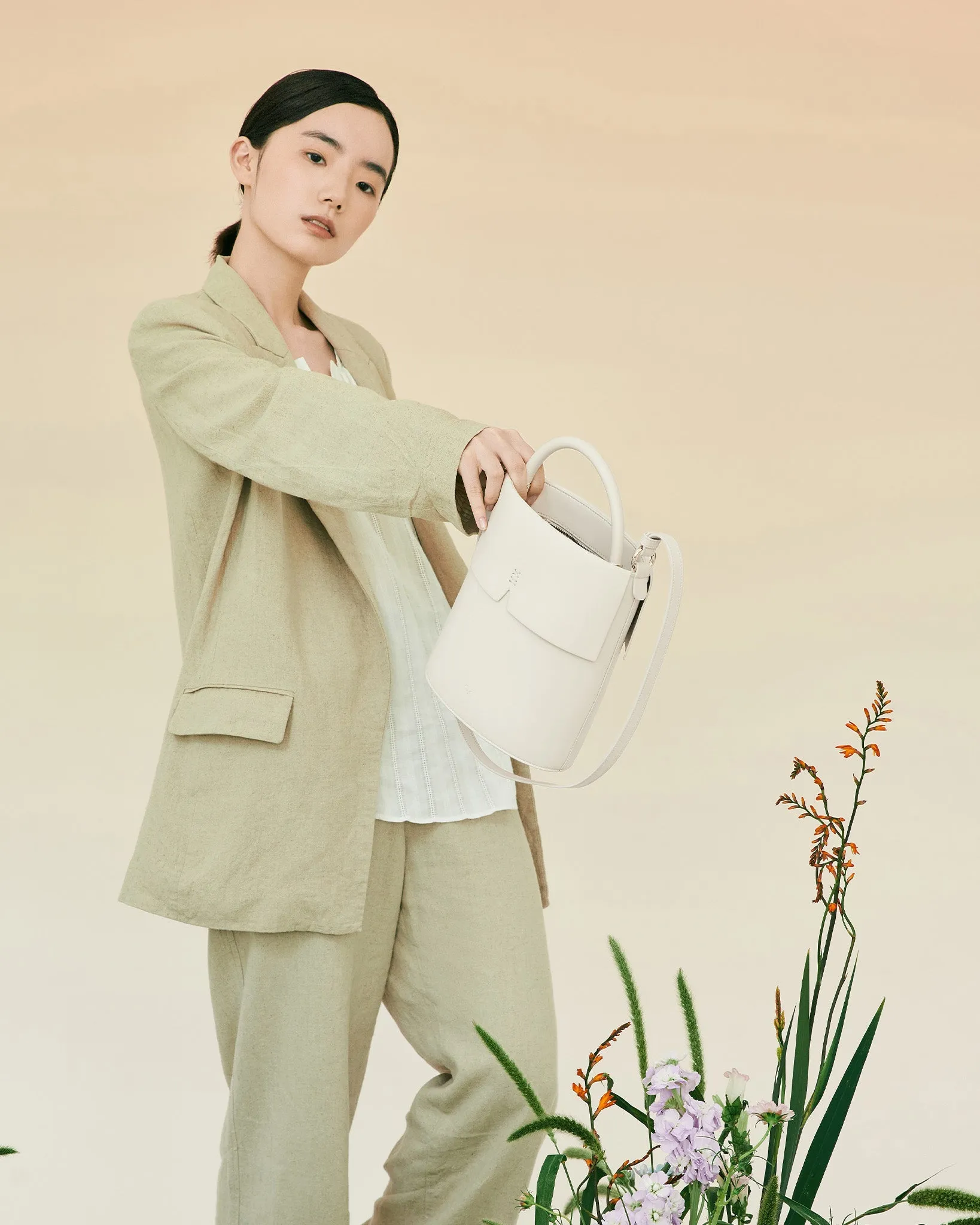 Gaia Bucket Bag - BLACK & OAT