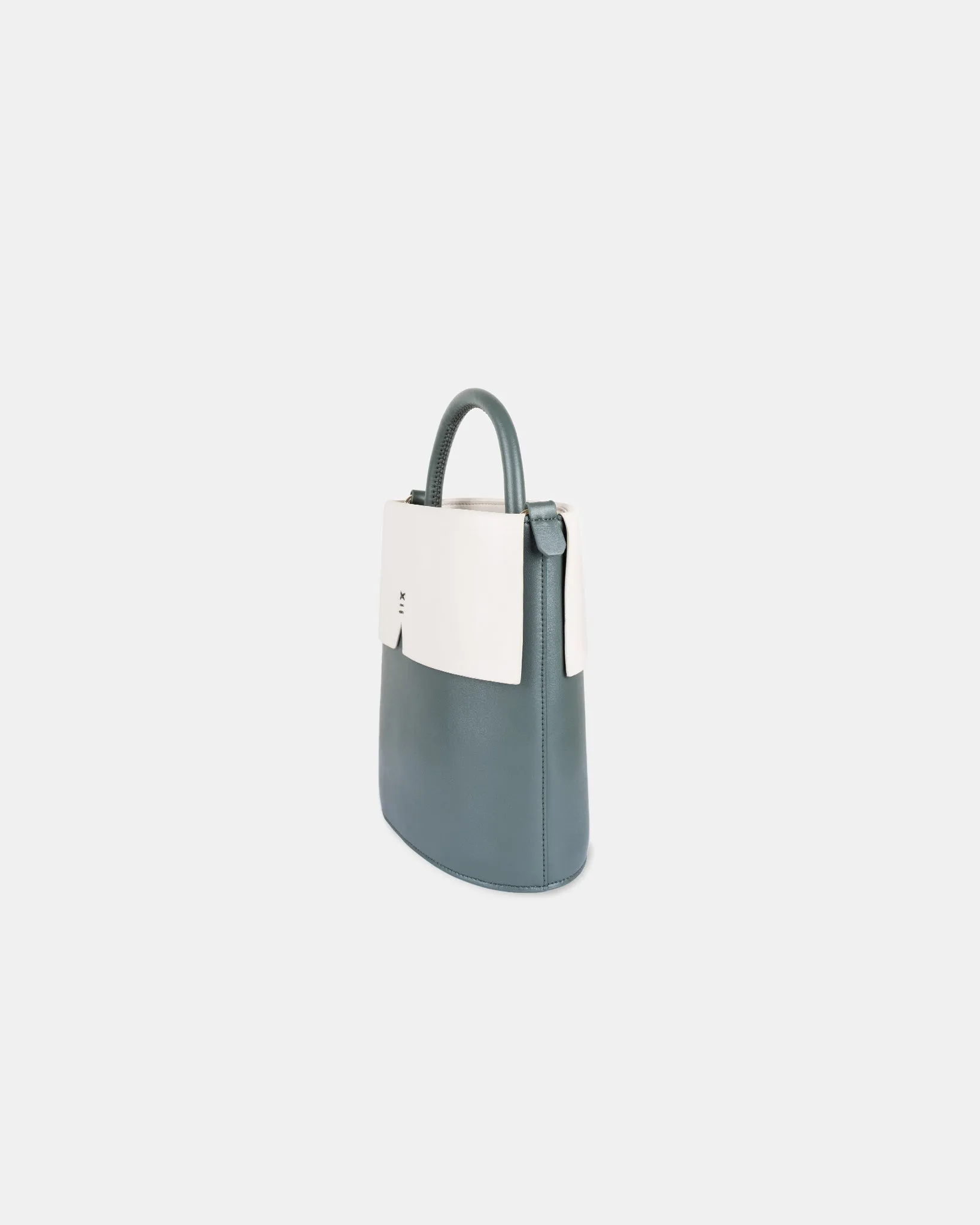 Gaia Bucket Bag - BLACK & OAT