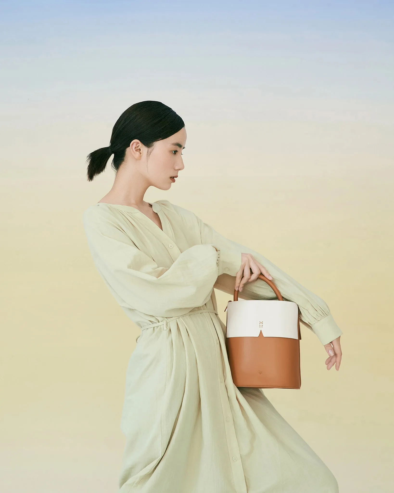 Gaia Bucket Bag - BLACK & OAT