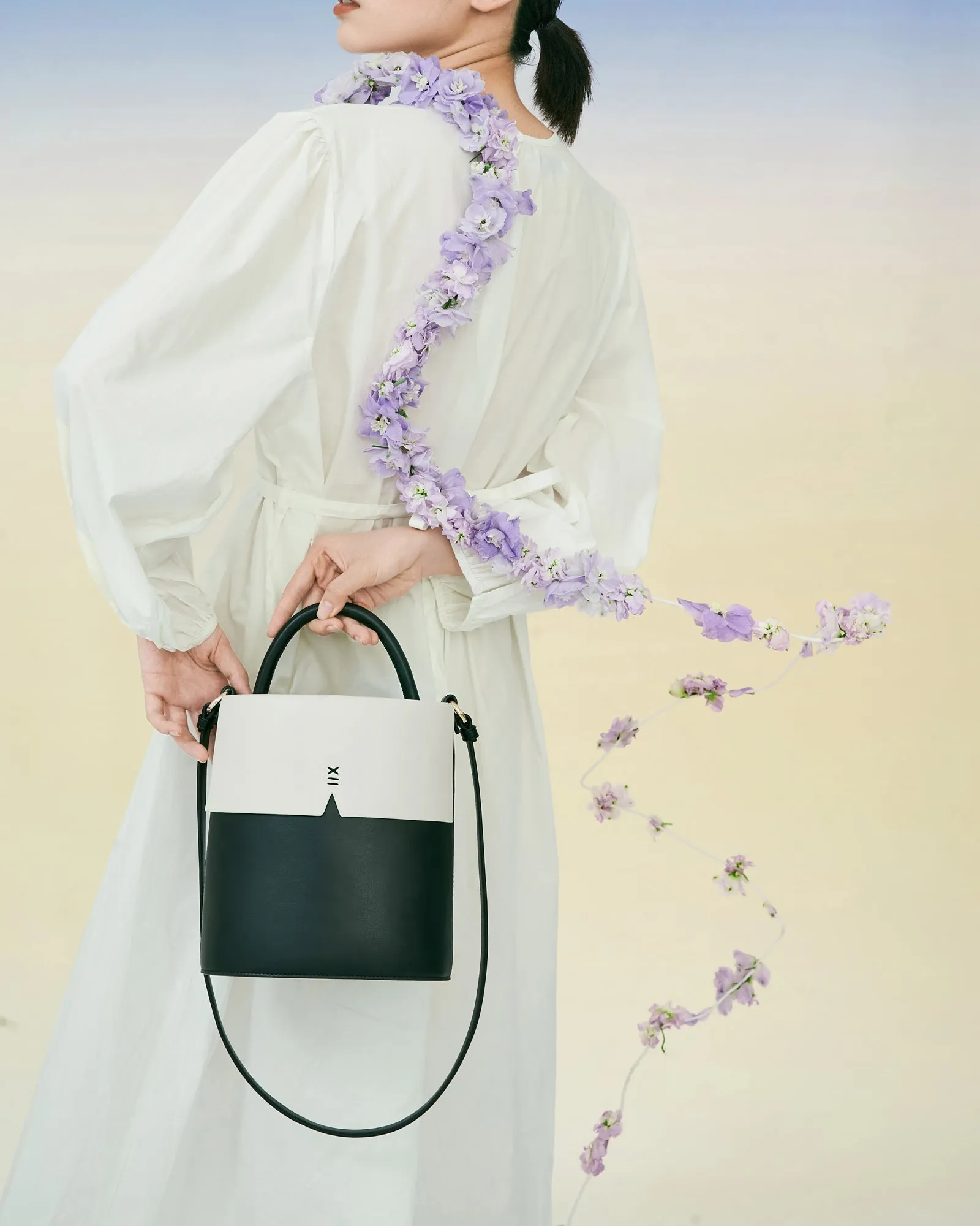 Gaia Bucket Bag - BLACK & OAT