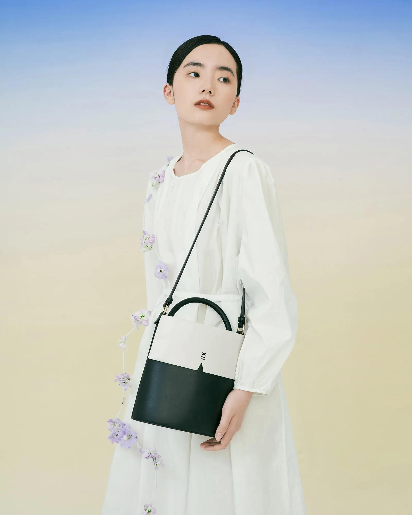 Gaia Bucket Bag - BLACK & OAT