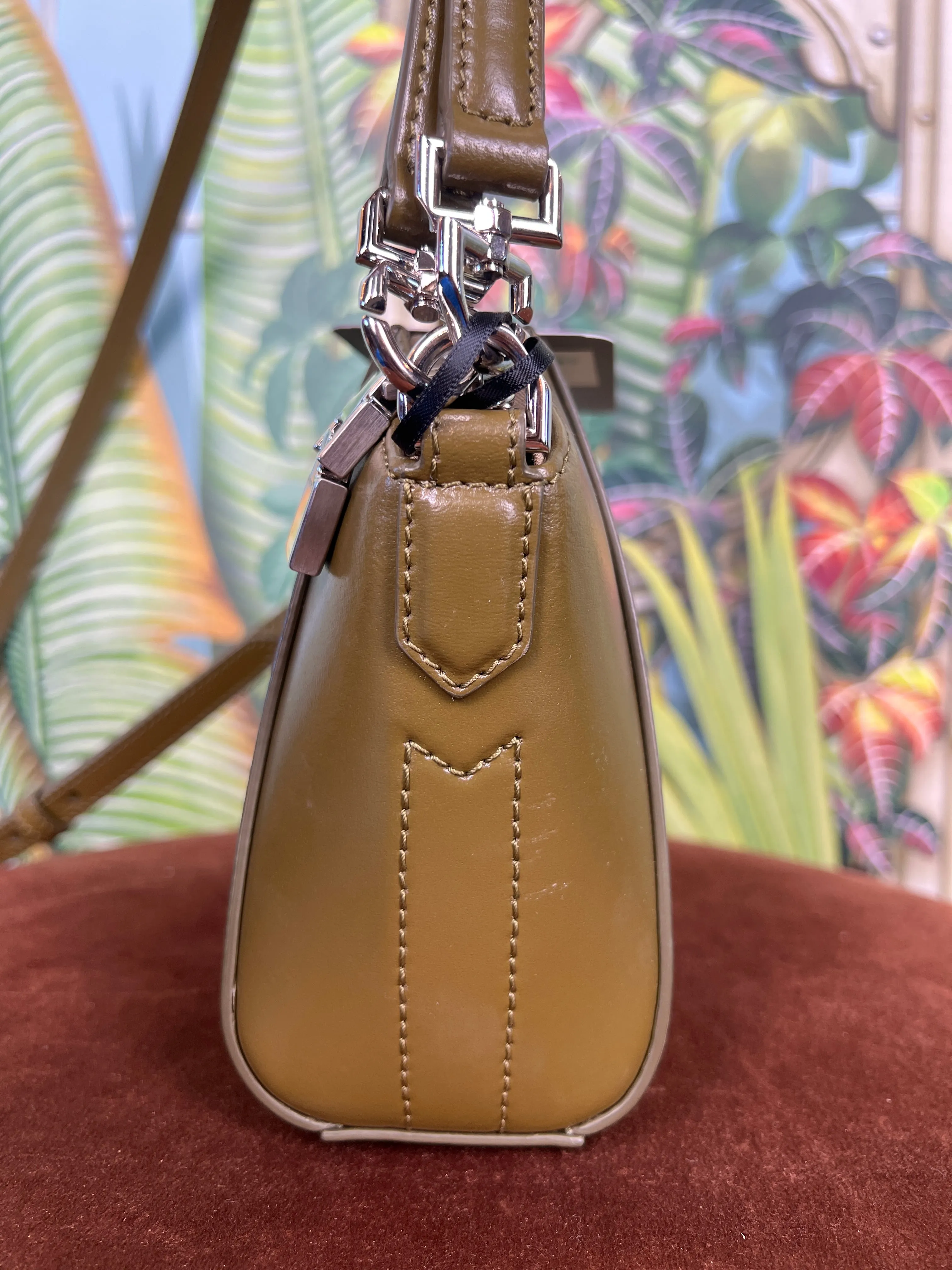 Givenchy Antigona XS mini leather shoulder bag