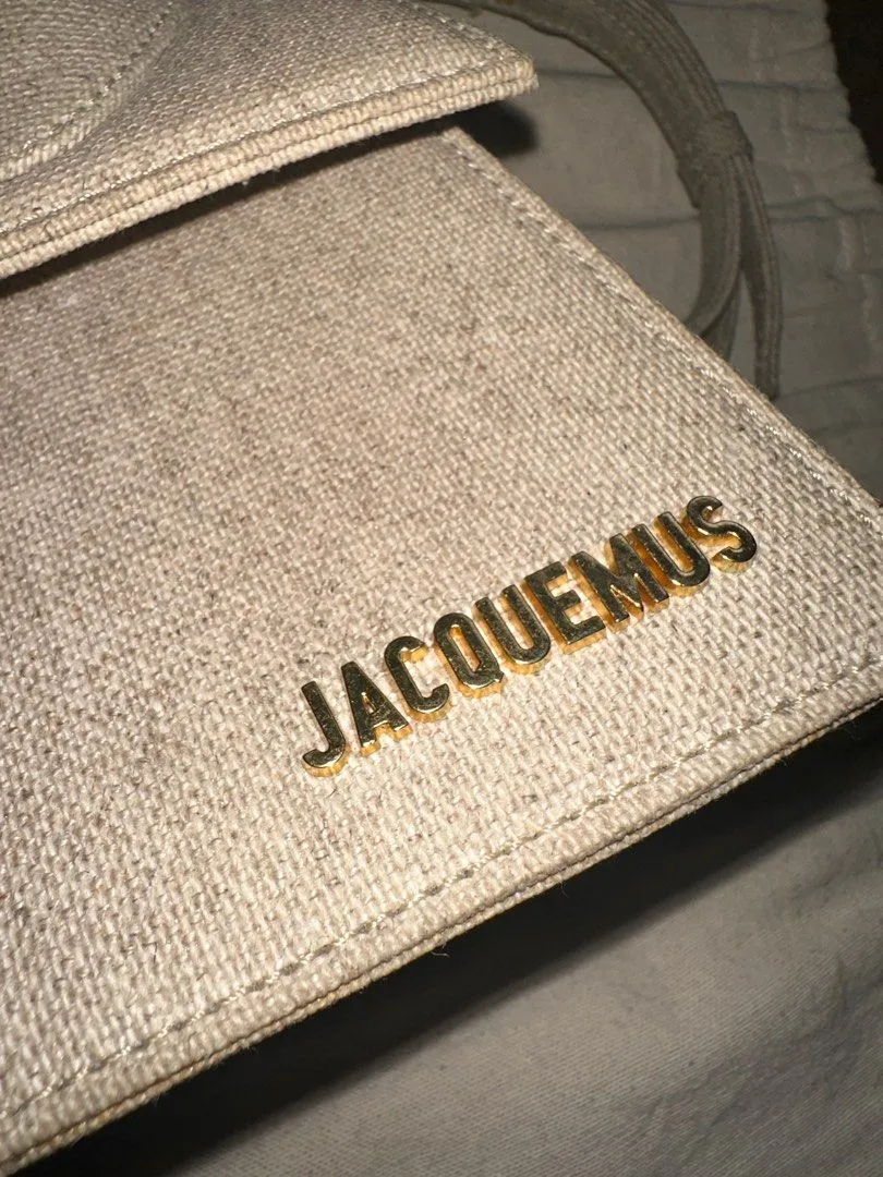 <b>JACQUEMUS </b> <br>Le Grand Chiquito Linen
