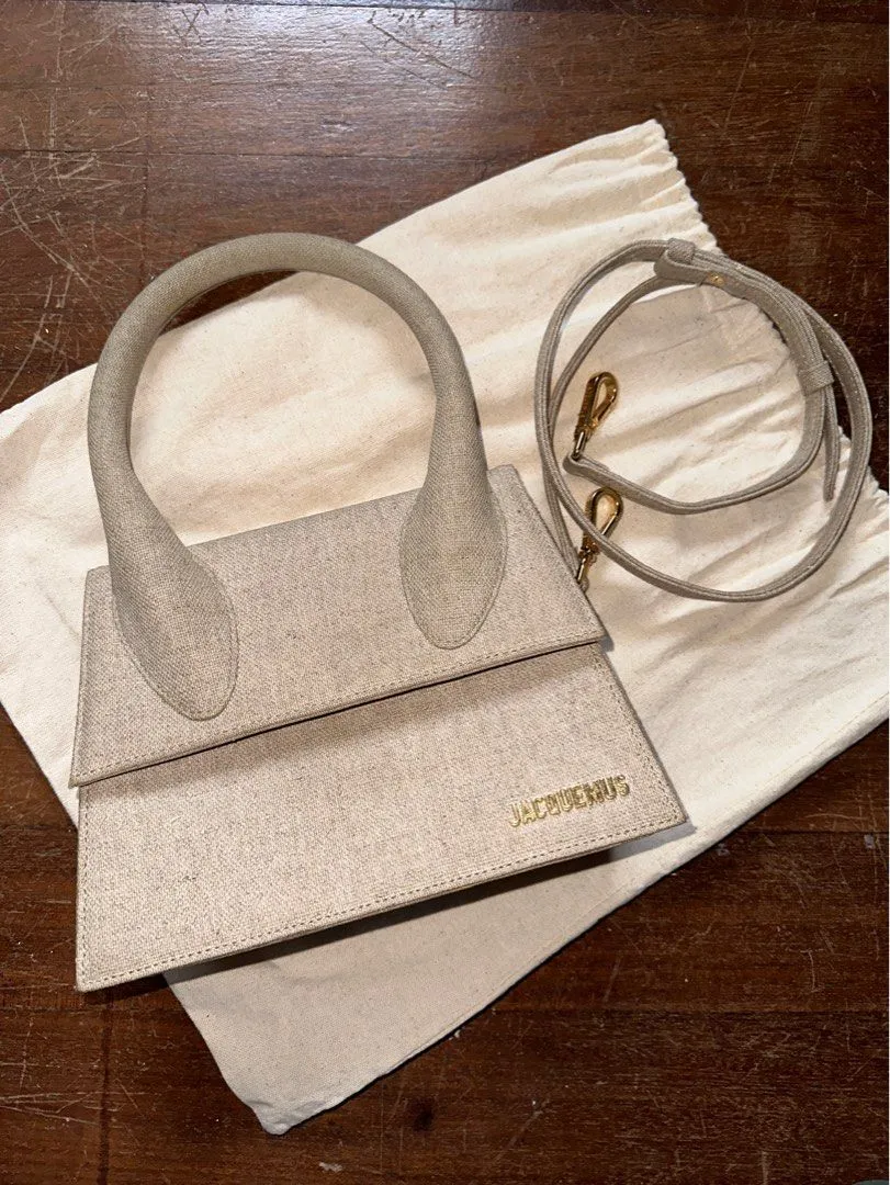 <b>JACQUEMUS </b> <br>Le Grand Chiquito Linen