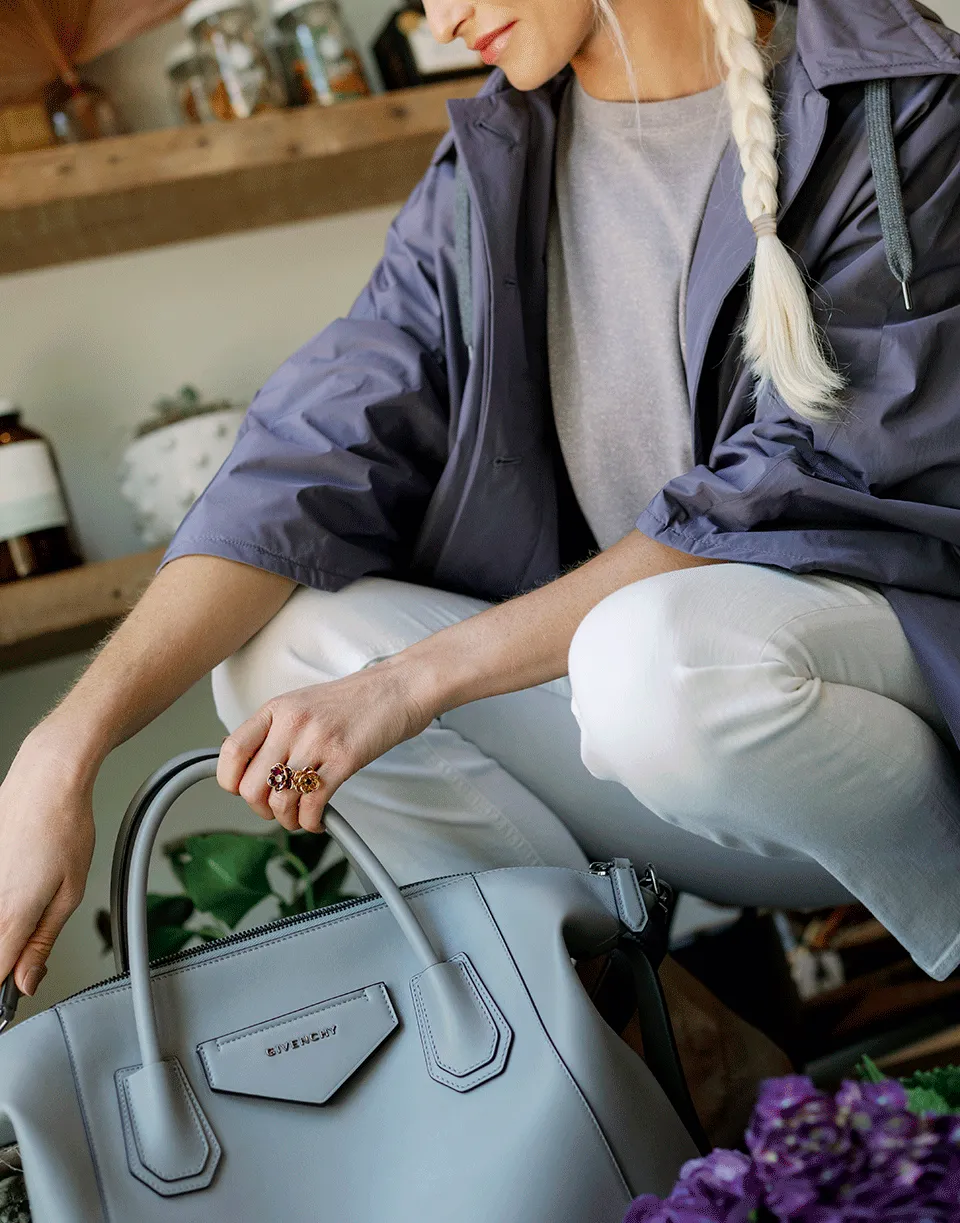 Pearl Grey Antigona Soft Medium Bag