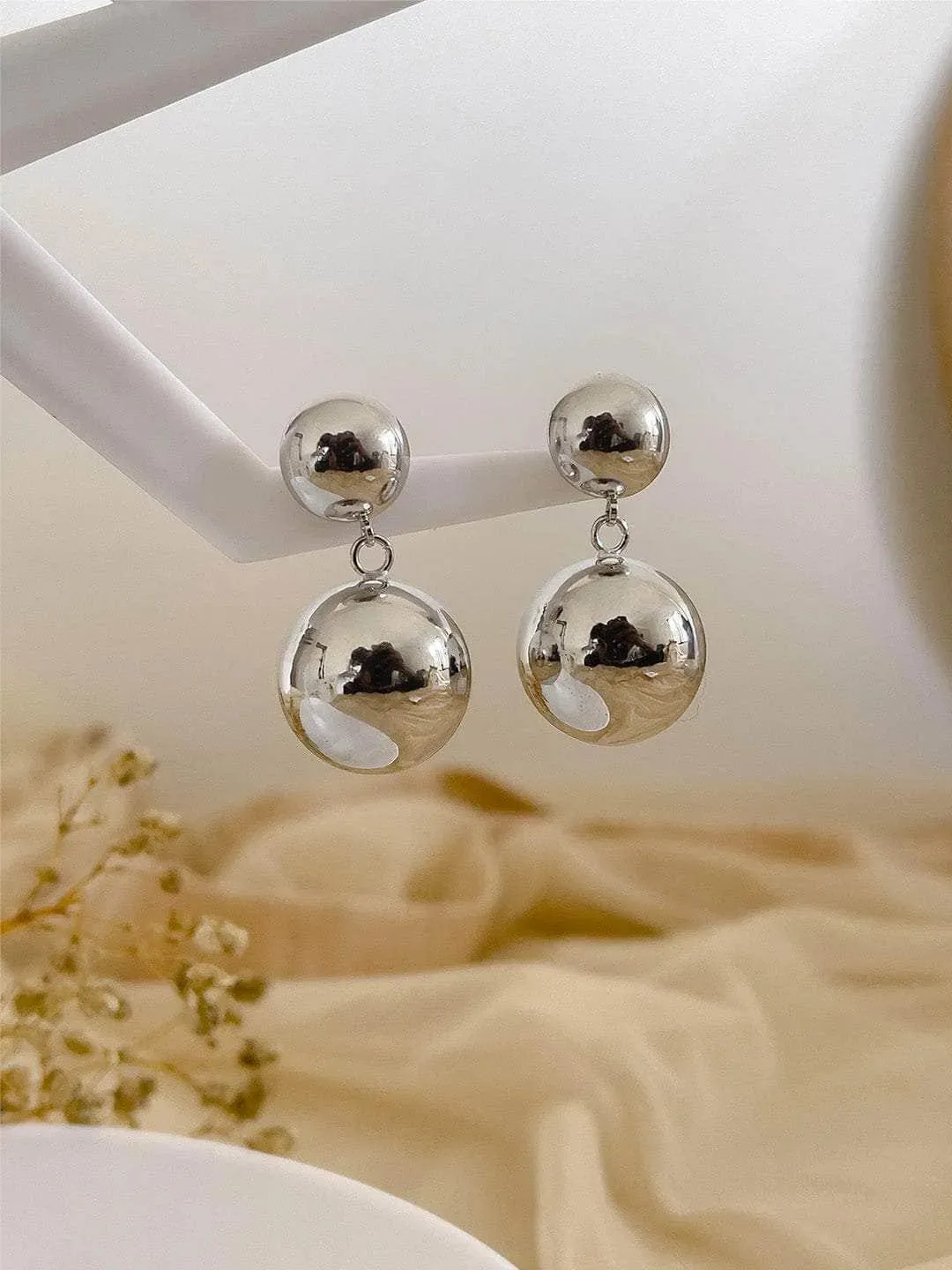Shriya Pilgaonkar In Double Sphere Pierced Earrings
