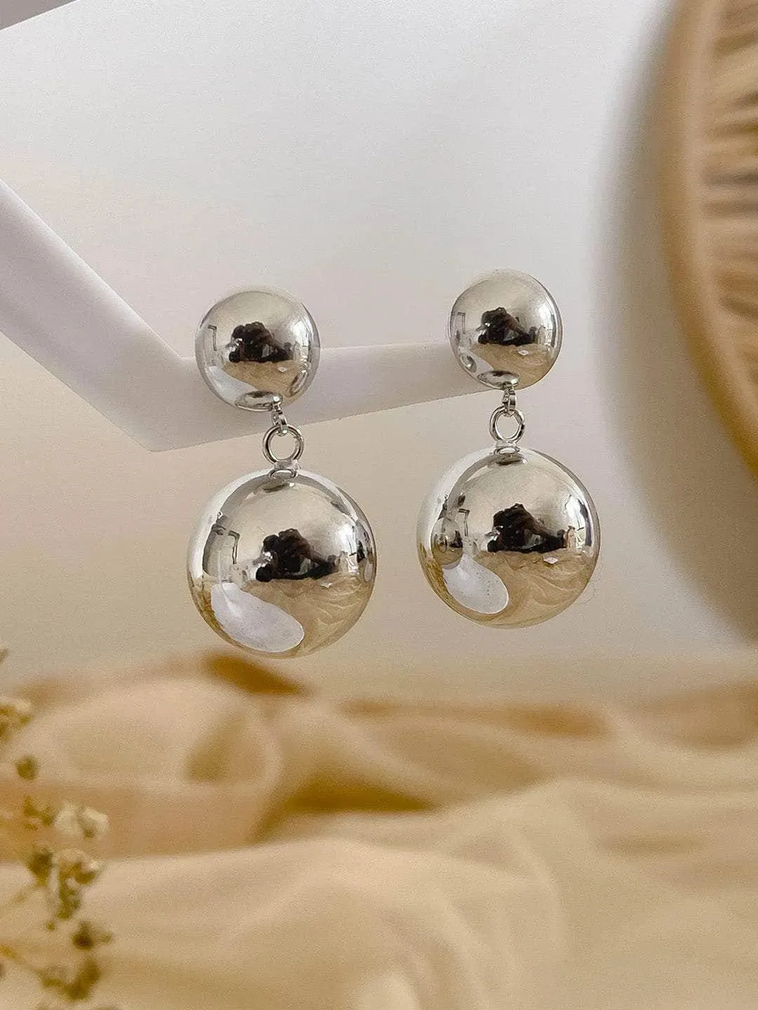 Shriya Pilgaonkar In Double Sphere Pierced Earrings